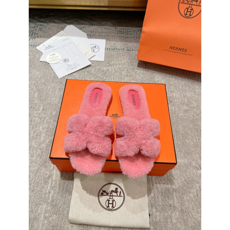 H**mes slippers